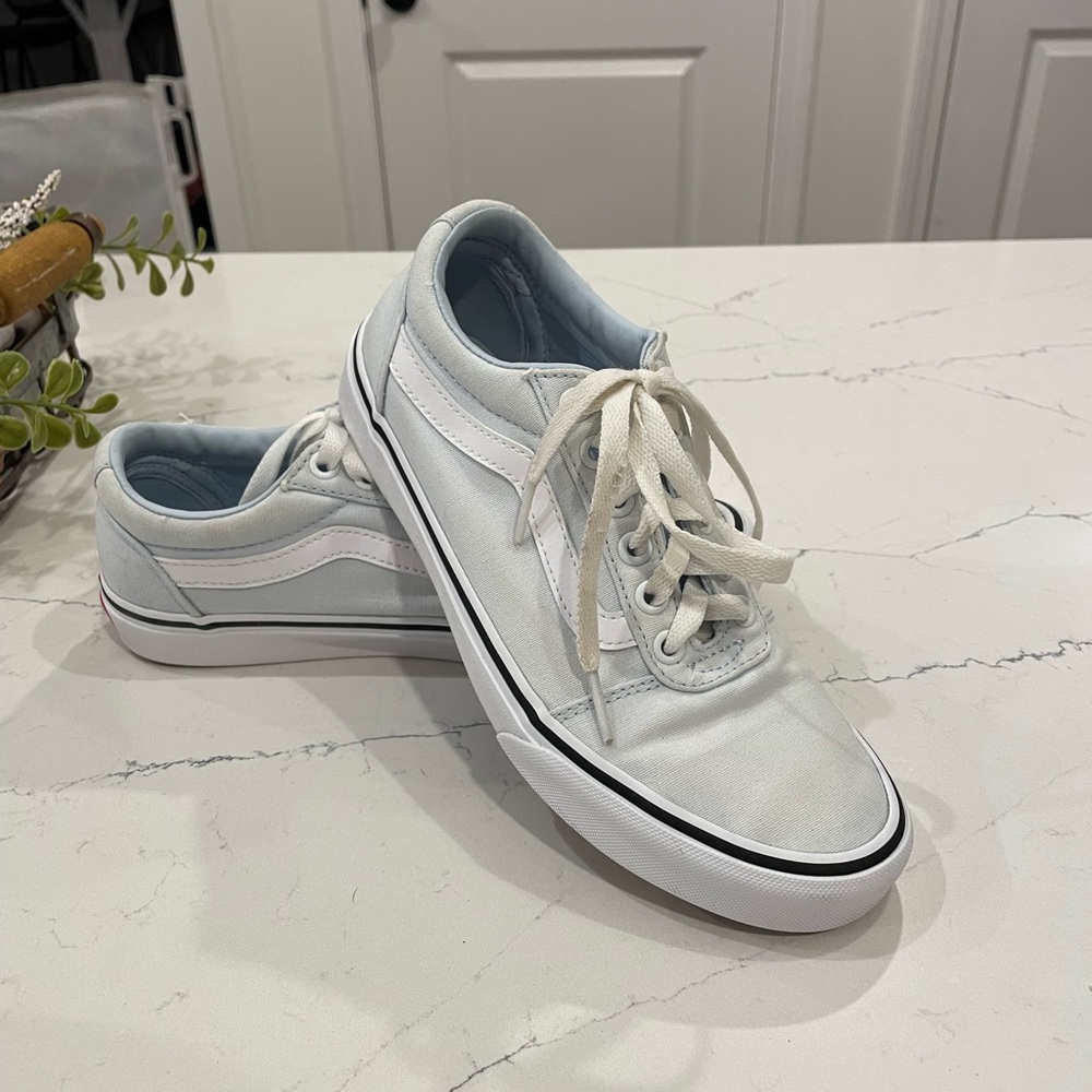 Woman’s Blue Vans size 7.5